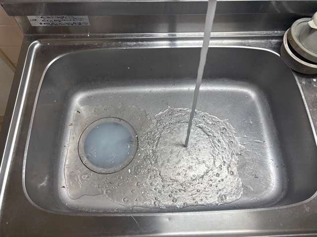 【江東区】マンションのキッチン詰まりをトーラー作業で解消しました！